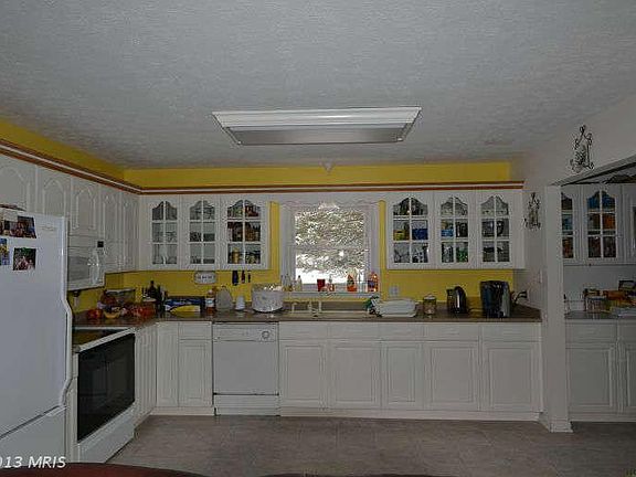 5th image of 426 Jackson St