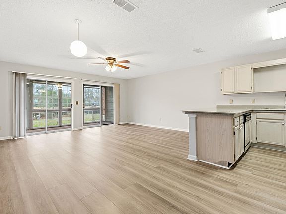 3rd image of 1129 White Tree Ln. #D