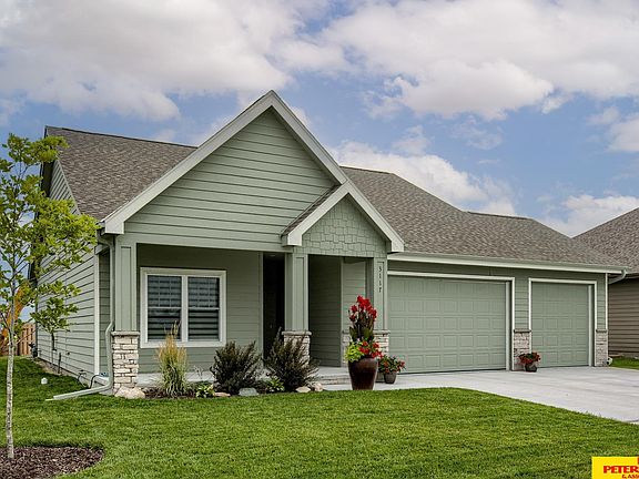 2nd image of 3117 Aurora Dr