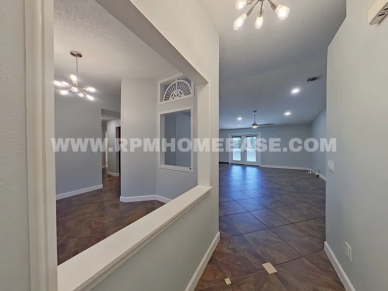 7933 Skyview Blvd — Photo 2