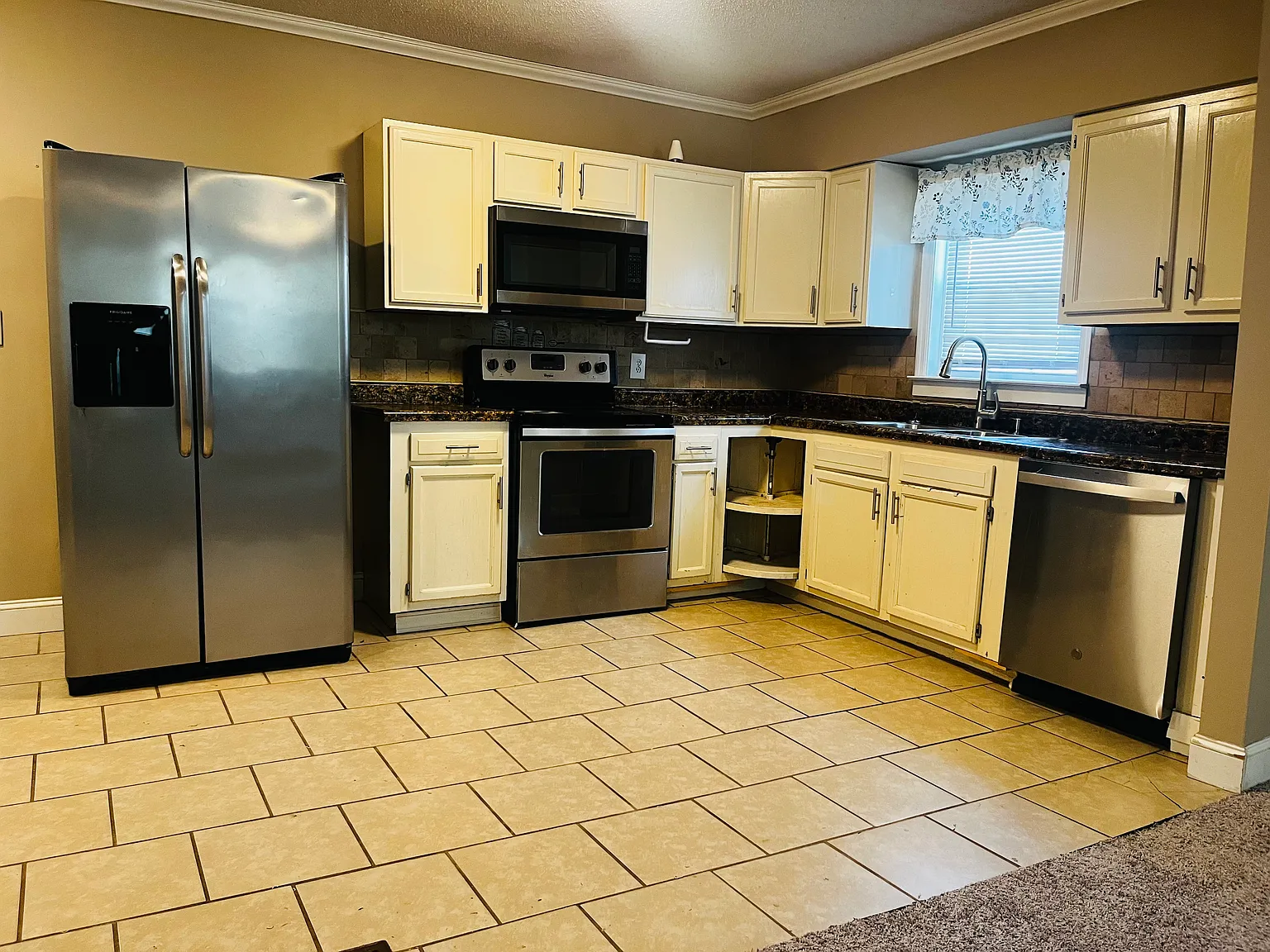 3 bed, 1314 sqft, $1,200 — Photo 4