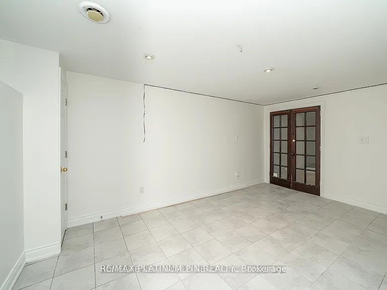 61 Snowcrest Ave #BASEMENT — Photo 6