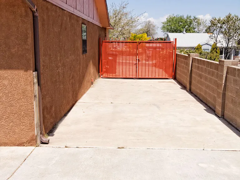 4542 Pyrite Ct NE — Photo 16