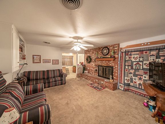 5th image of 2402 Haynes Dr