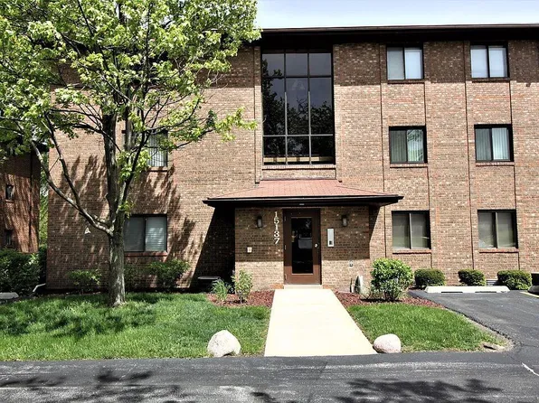 15137 Quail Hollow Dr APT 203, Orland Park, IL 60462