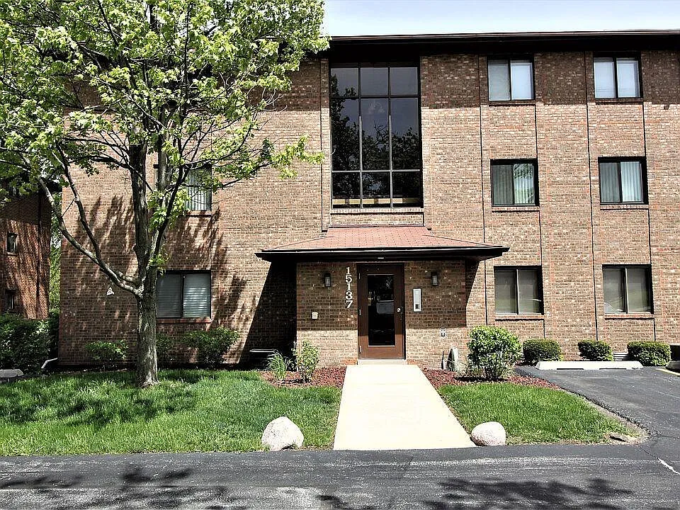 15137 Quail Hollow Dr APT 203 photo 1
