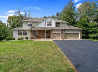 89 Smokey Hollow Rd, Baldwinsville, NY 13027