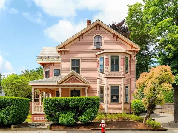 19 Irving St, Watertown, MA 02472