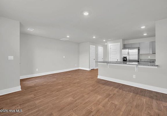 5th image of 109 N Grassland Rd