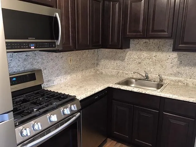 29 Aston Ct — Photo 3