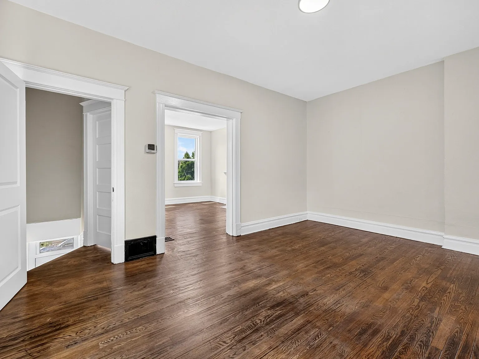 2 bed, 1824 sqft, $1,884 — Photo 2