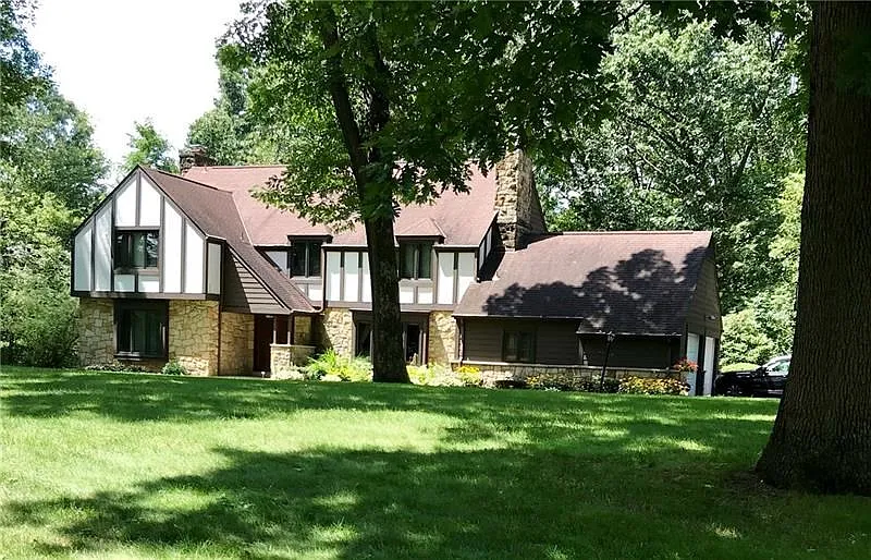 3815 Grove Rd photo 1