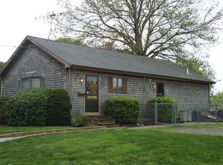 75 Acorn St, New Bedford, MA 02740