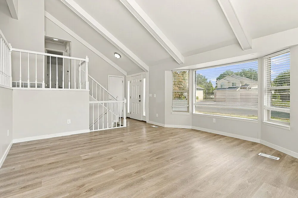 4 bed, 3.0 bath, 2070 sqft, $2,660 — Photo 4