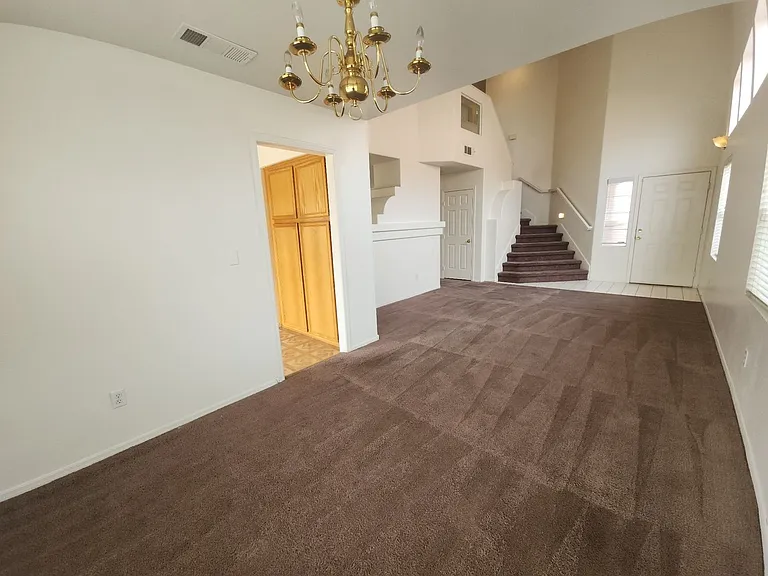 9907 Sparrow Ridge Ave — Photo 5