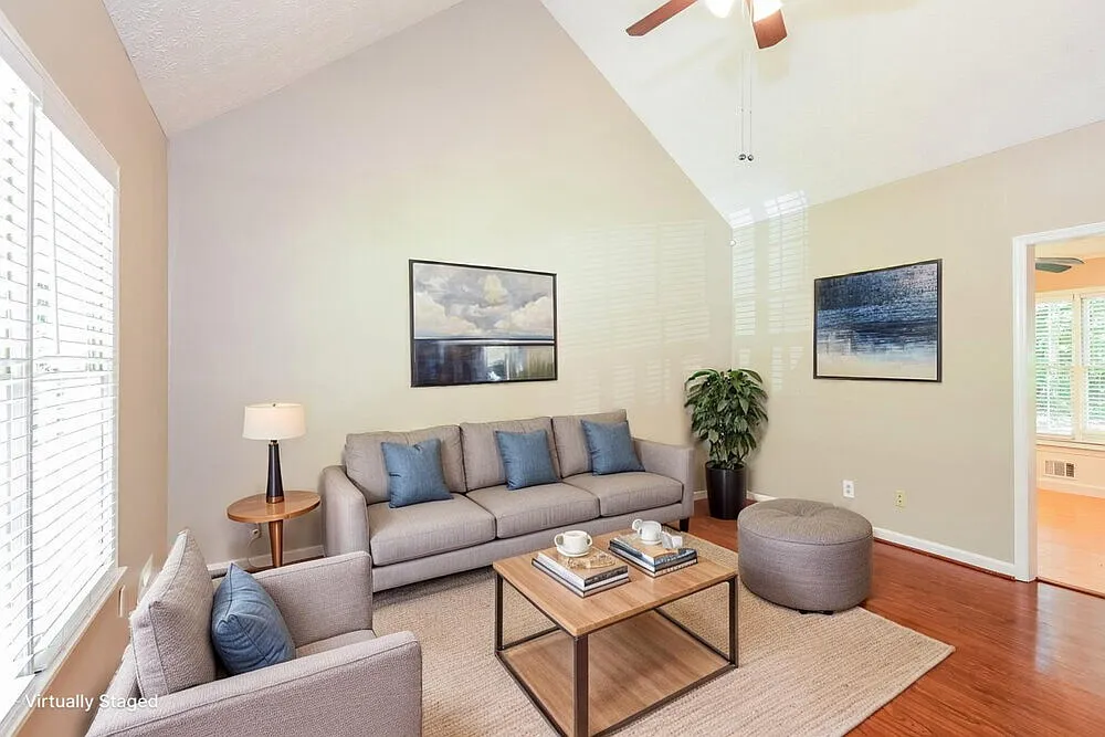 3 bed, 2.0 bath, 2683 sqft, $3,820 — Photo 4