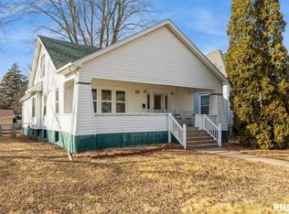 1104 Pershing Blvd, Clinton, IA 52732