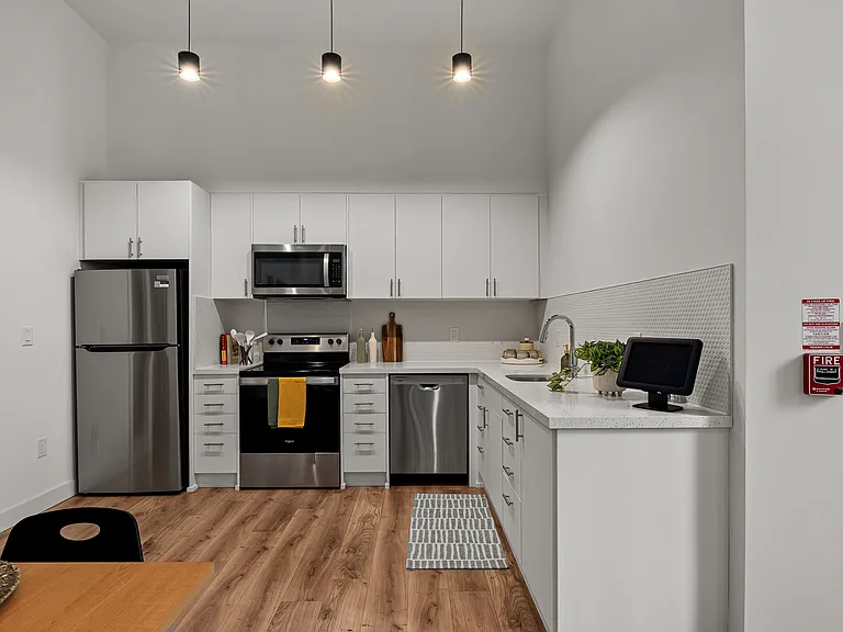 485 Albert St — Photo 19