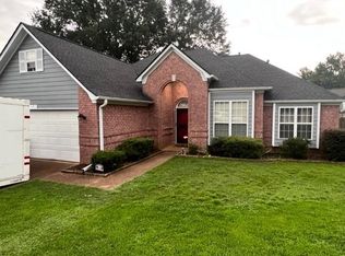 195 Cross Point Dr, Collierville, TN 38017