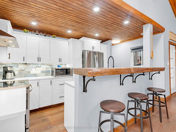 5th image of 138 Hollister Rd