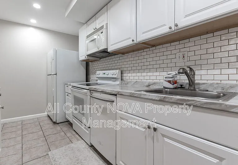 4141 21st Rd N #B — Photo 7
