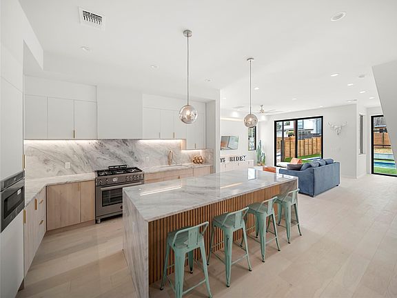 4th image of 2107 Brackenridge St #1