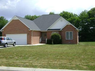305 Whispering Winds Dr, Manchester, TN 37355