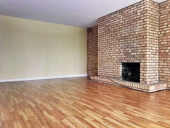 3rd image of 5500 Hillcrest Ln APT 3C