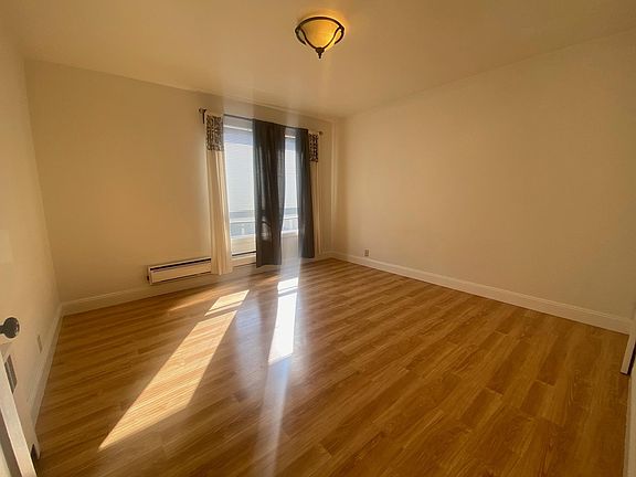 4th image of 3221 Buchanan St #1