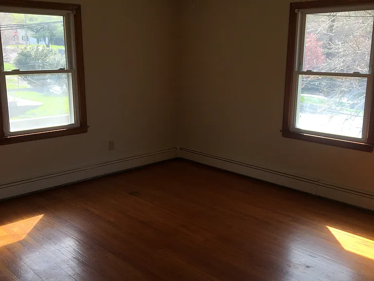 401 Marlington St — Photo 8