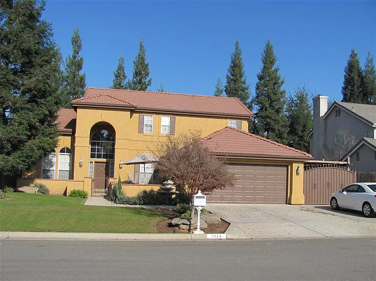 1924 E Desert Island Dr photo 1