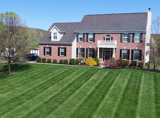 12 Scotts Mountain Rd, Stewartsville, NJ 08886