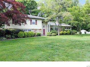 30 Colonial Rd, White Plains, NY 10605