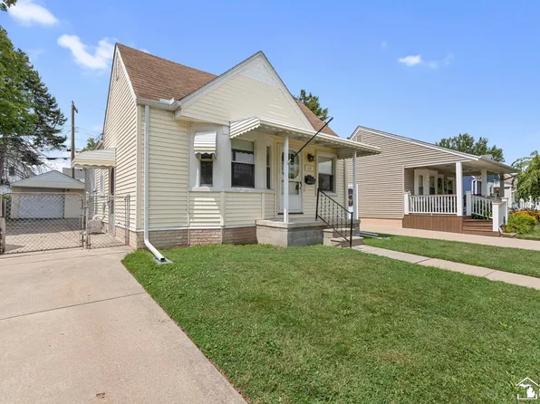2128 Electric St, Wyandotte, MI 48192