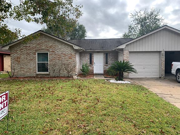 4th image of 2307 Cambridge Ct S