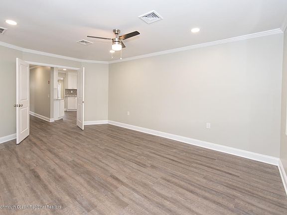 4th image of 7 Westgate Ct