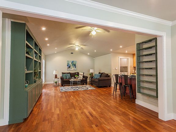 3rd image of 2601 Rock Terrace Dr