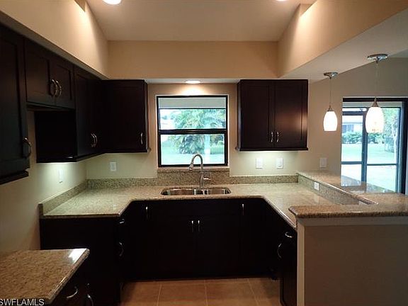 4th image of 1424 SE 11th Ter