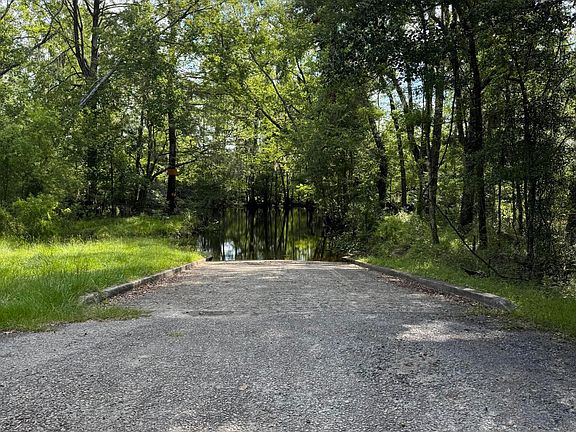 2nd image of 485 Corner Lake Rd