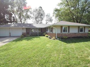 5817 W Hellis Dr, Muncie, IN 47304