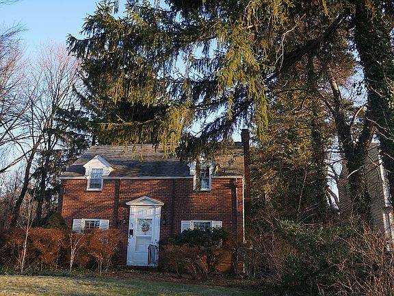 4th image of 190 Roseland Avenue