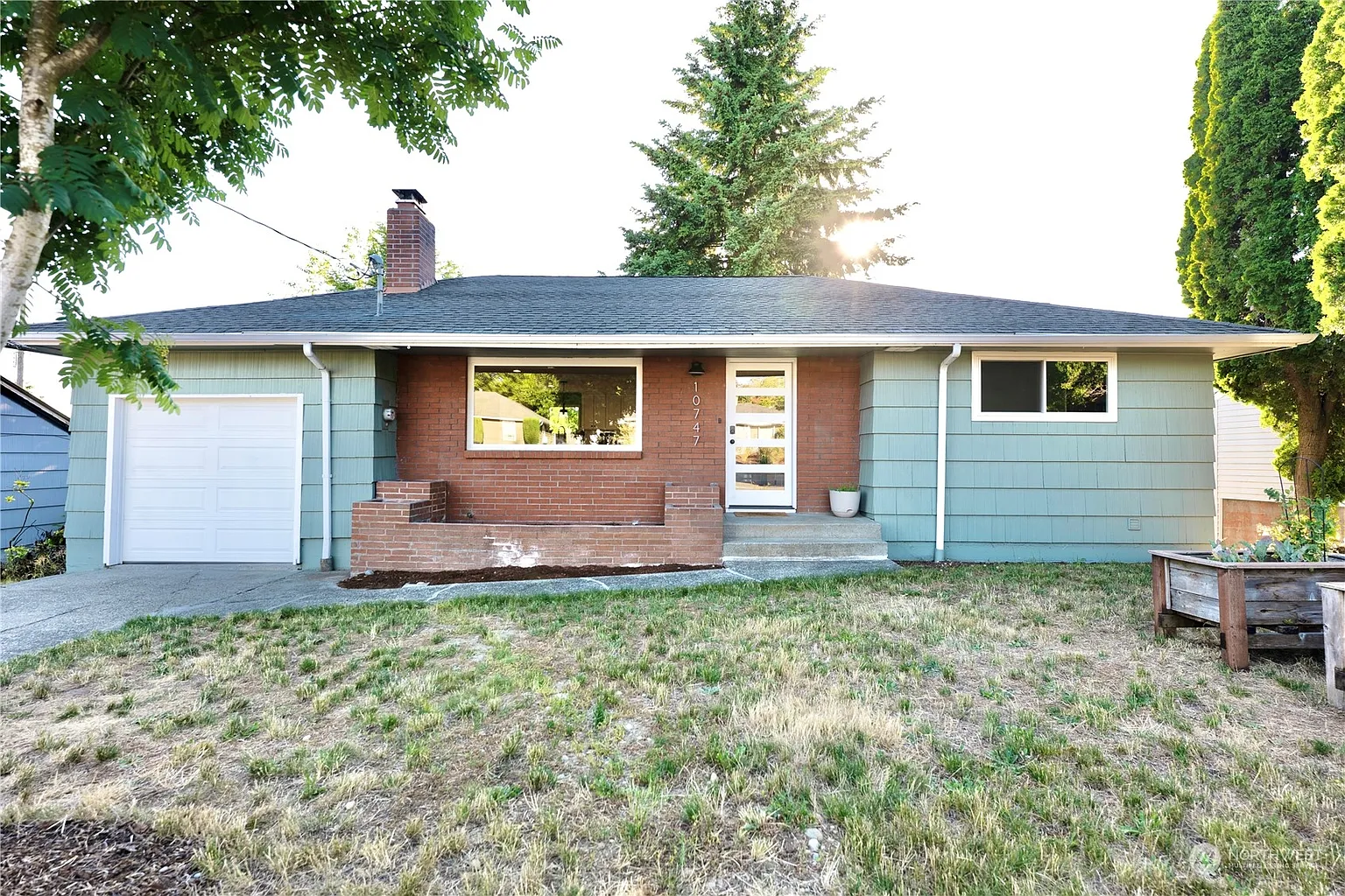 10747 28th Avenue SW photo 1