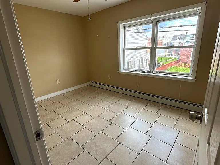 110 W Sycamore St #4 — Photo 4