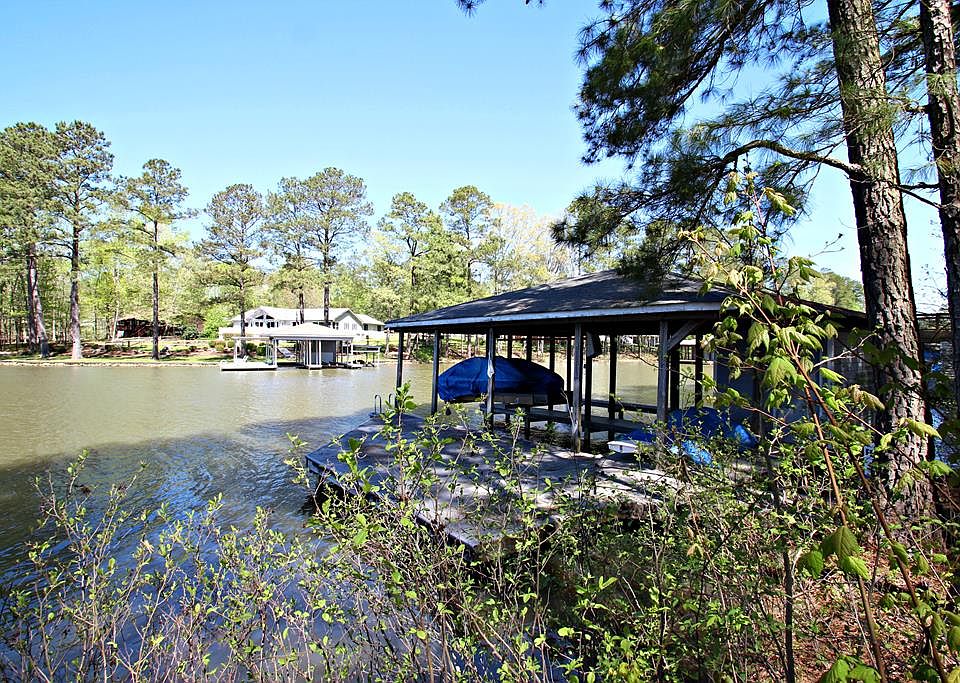 1st image of 74 Windward Dr