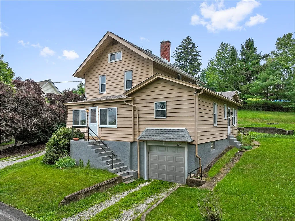 127 Marshall St photo 1