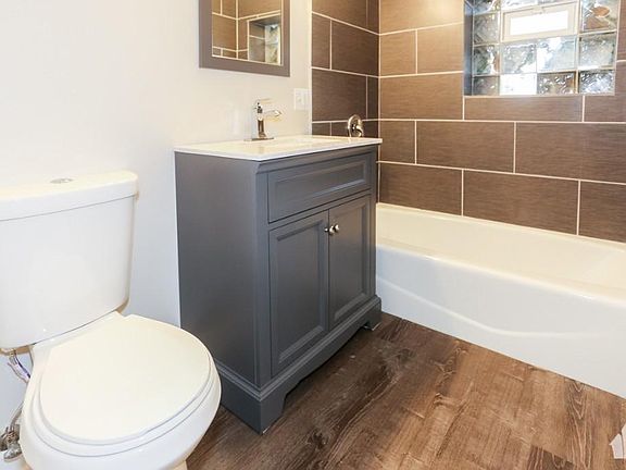 2nd image of 4655 N Lincoln Ave #S2