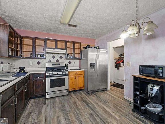 5th image of 6340 Emerald Pointe Cir
