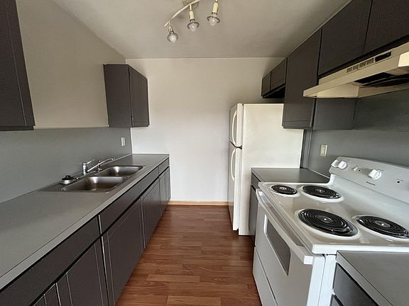 4th image of 403 Stratford Way APT 2