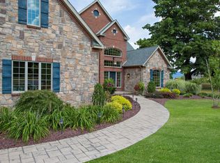 3 Pinnacle Blvd, Newburgh, NY 12550