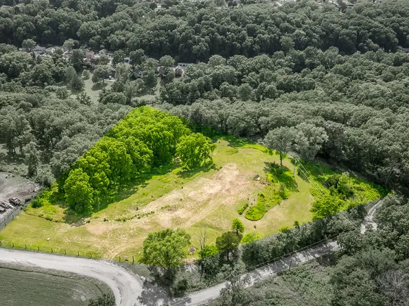 814 Turney St, Galena, IL 61036